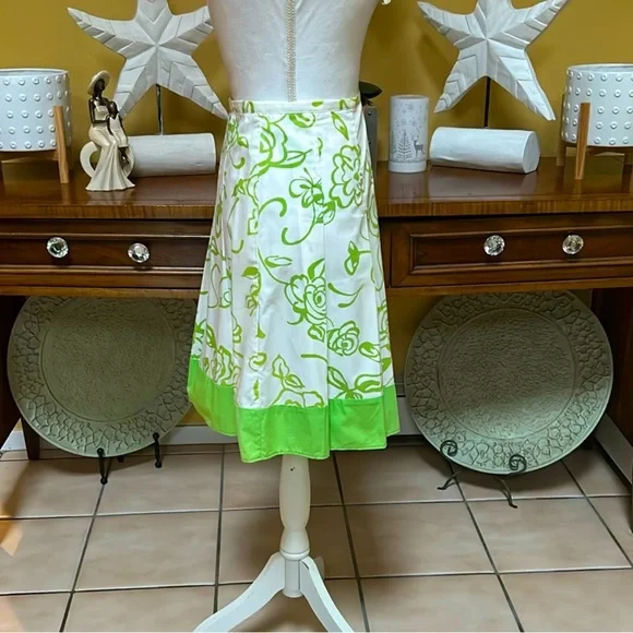 Women’s Vibrant Floral Green &  White 100% Cotton A line Midi Skirt Sz 11 USA - Picture 5 of 7